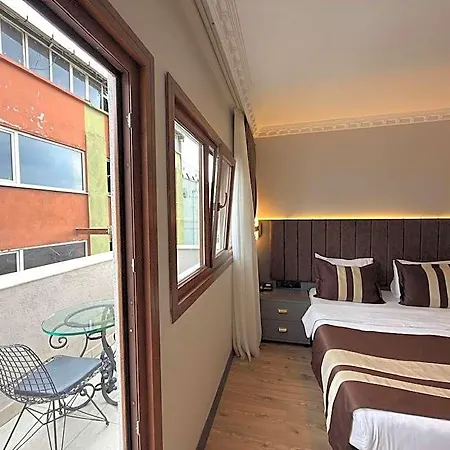 Blue Taksim 3*